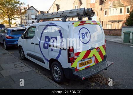 White bt vauxhall combo van parcheggiato su una strada a New Brighton il Wirral merseyside regno unito Foto Stock