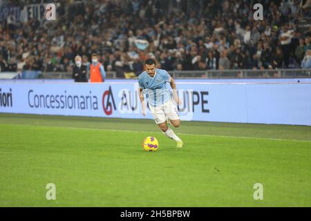 Roma, Italia. 7 novembre 2021. Roma, Italia - 7 novembre 2021. Allo Stadio Olimpico di Roma, il Lazio batte Salernitana 3-0 per la Serie a italiana con il traguardo di Ciro immobile, Pedro e Luis Alberto. In questa foto: Pedro (Photo by Paolo Pizzi/Pacific Press/Sipa USA) Credit: Sipa USA/Alamy Live News Foto Stock