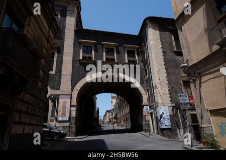 Sicilia, Catania - 20 luglio 2021: Via dei Crociferi Foto Stock