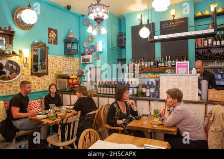 Yalla Yalla Ristorante Libanese a Londra, Inghilterra. Foto: NOTIZIE SMP Foto Stock