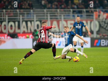 Milano, 07 novembre 2021 Nicolo Barella (FC Internazionale) durante la Serie Italiana Una partita di calcio tra AC Milan e FC Internazionale su Novemb Foto Stock