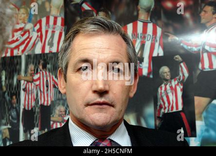 IL DIRETTORE DI SOUTHAMPTON GEORGE BURLEY È PRONTO A PRENDERE NEWCASTLE NEL 5° ROUND DELLA FA CUP 16-02-05 PIC MIKE WALKER, 2005 Foto Stock