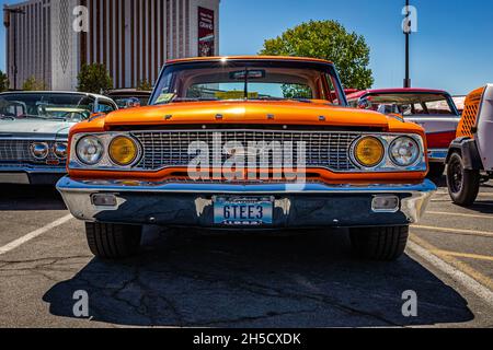 Reno, NV - 5 agosto 2021: 1963 Ford Galaxie Sedan ad una mostra di automobili locale. Foto Stock