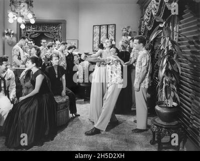 Frank Sinatra, Montgomery Clift, in set del film, "da qui all'eternità", Columbia Pictures, 1953 Foto Stock