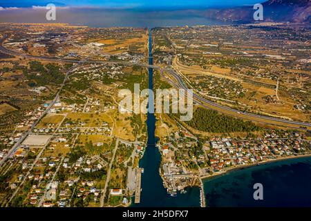 Korinth Kanal in Griechenland aus der Luft | Corinth Canal dall'alto Foto Stock