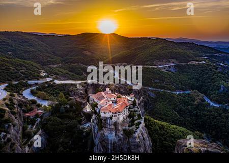 Meteora Klöster aus der Luft | Monasteri Meteora dall'alto Foto Stock