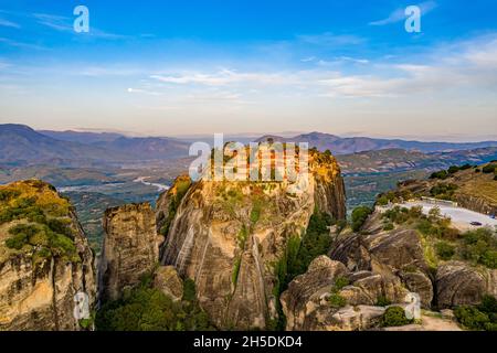 Meteora Klöster aus der Luft | Monasteri Meteora dall'alto Foto Stock