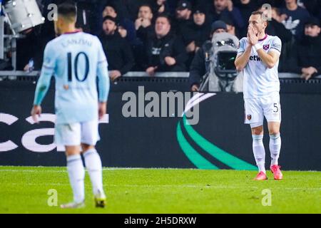GENK, BELGIO - 4 NOVEMBRE: Vladimir Coufal of West Ham United reagisce durante il gruppo H - UEFA Europa League partita tra KRC Genk e West Ham United alla Cegeka Arena il 4 novembre 2021 a Genk, Belgio (Foto di Joris Verwijst/Orange Pictures) Foto Stock