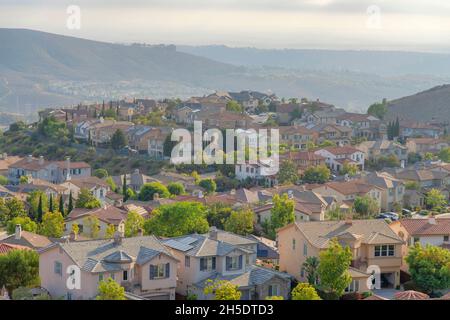 Zona residenziale su una montagna vicino al Double Peak Park, San Marcos, California Foto Stock