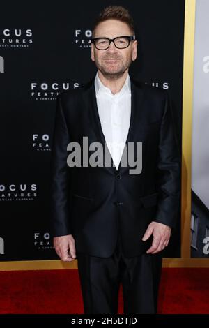 Los Angeles, Stati Uniti. 8 novembre 2021. LOS ANGELES, CALIFORNIA, USA - 08 NOVEMBRE: L'attore Kenneth Branagh arriva al Los Angeles Premiere of Focus Features' 'Belfast' tenuto presso l'Academy Museum of Motion Pictures l'8 novembre 2021 a Los Angeles, California, Stati Uniti. (Foto di Xavier Collin/Image Press Agency/Sipa USA) Credit: Sipa USA/Alamy Live News Foto Stock