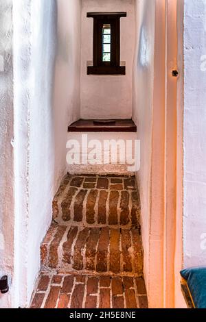 I bagni dell'attico erano molto alla moda nel Medioevo. Il Castello di Doorwerth ospita tre musei. Doorwerth, Paesi Bassi Foto Stock