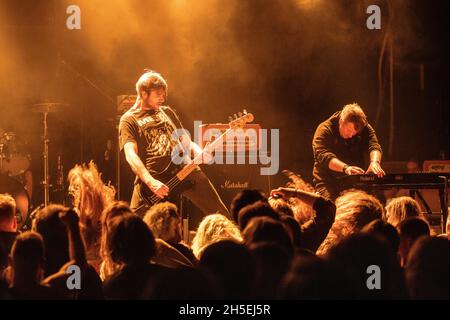 Copenaghen, Danimarca. 06 novembre 2021. La band metal danese LLNN suona un concerto dal vivo al Pumephuset di Copenaghen. (Photo credit: Gonzales Photo - Peter Troest). Foto Stock