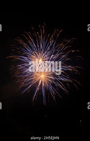 Fuochi d'artificio, Lago di San Lorenzo, Fiastra, Marche, Italia, Europa Foto Stock