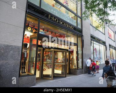FAO Schwarz negozio a New York City. Foto Stock