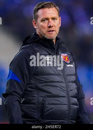 GENK, BELGIO - 4 NOVEMBRE: Il primo Team Coach Kevin Nolan del West Ham United si presenta durante il Gruppo H - UEFA Europa League partita tra KRC Genk e West Ham United alla Cegeka Arena il 4 novembre 2021 a Genk, Belgio (Foto di Joris Verwijst/Orange Pictures) Foto Stock