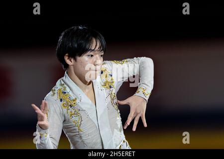 Yuma Kagiyama dal Giappone si esibisce nella mostra di gala durante il giorno 3 del Gran Premio ISU di pattinaggio a figure - Gran Premio d'Italia a Palavela Ice r Foto Stock