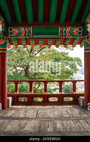 Sebyeonggwan Ufficio governativo architettura tradizionale coreana a Tongyeong, Corea Foto Stock