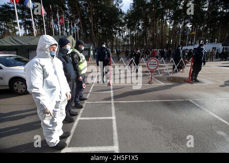 REGIONE DI KIEV, UCRAINA - 8 NOVEMBRE 2021 - la visita dei membri dell'Associazione di Kyiv degli attaccanti militari e delle organizzazioni internazionali al Foto Stock