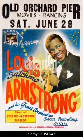 LOUIS ARMSTRONG Poser per un concerto del 1941 presso l'Old Orchard Beach Pier, Maine, USA, nel giugno 1941 Foto Stock