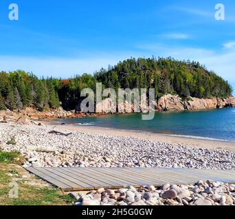 Vista sulla spiaggia di Black Brook Cove. Cabot Trail a Cape Breton. Nova Scotia, Canada. Foto Stock