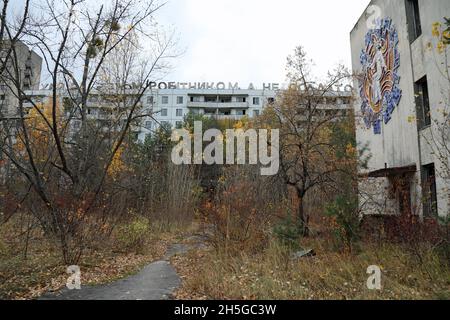 Opere sovietiche degli anni '70 nell'edificio dell'Ufficio postale di Pripyat Foto Stock