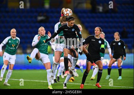 KHARKIV, UCRAINA - 9 NOVEMBRE 2021: La partita Women Champions League WFC Kharkiv vs WFC Breidablik Foto Stock