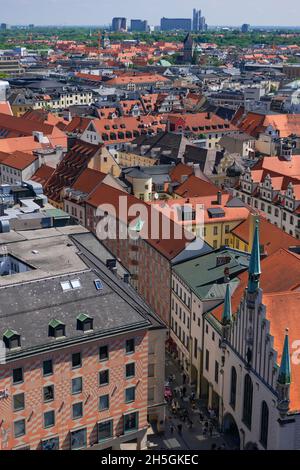 22 maggio 2019 Monaco di Baviera, Germania - Vecchio municipio (Altes Rathaus / Spielzeugmuseum) e Corte vecchia (Alter Hof) ex residenza imperiale di Luigi IV. Antenna Foto Stock