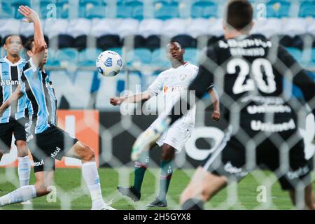 9 novembre 2021, Porto Alegre, Rio Grande do sul, USA: Campionato brasiliano di calcio: Gremio e Fluminense. 9 novembre 2021, Porto Alegre, Brasile: Partita di calcio tra Gremio e Fluminense, valida per il 31° round del Campionato di calcio brasiliano, tenutosi martedì (9) all'Arena do Gremio Stadium di Porto Alegre. Gremio ha vinto 1-0, con un gol segnato da Diego Souza. Credit: Matheus PE/TheNews2 (Credit Image: © Matheus PE/TheNEWS2 via ZUMA Press Wire) Foto Stock
