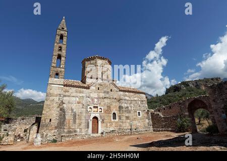 Chiesa di Agios Spiridon, Old Kardamili Museum Village, Kardamili, Penisola mani, Messinia, Grecia Foto Stock