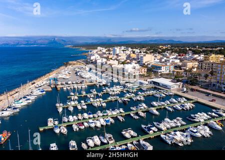 Foto aeree, Can Picafort, baia e porto, Maiorca, Isole Baleari, Spagna Foto Stock