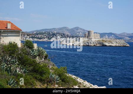 Chateau d'If, IIe d'If, visto da Ile Pomegues, Isole Frioul, Marsiglia, Mar Mediterraneo, Francia Foto Stock