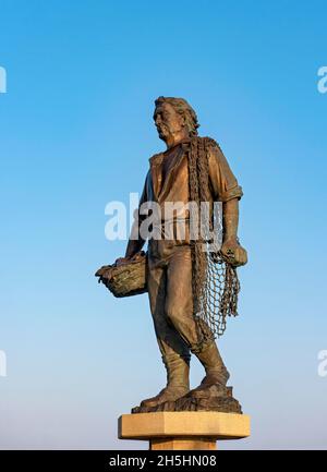 Monumento al pescatore, statua del pescatore, Sottomarina, Chioggia, Venezia, Italia Foto Stock