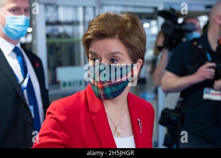 Glasgow, Scozia, Regno Unito. 10 novembre 2021. Giorno 11 del vertice sul clima e primo Ministro della Scozia Nicola Sturgeon partecipa alle riunioni .Iain Masterton/Alamy Live News. Foto Stock