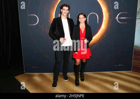 10 novembre 2021: TAL HYMANS (R) partecipazione alla Sydney Premiere of 'Dune' all'evento Cinemas George Street il 10 novembre 2021 a Sydney, NSW Australia (Credit Image: © Christopher Khoury/Australian Press Agency via ZUMA Wire) Foto Stock