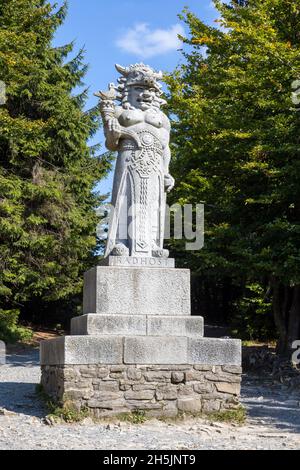 Socha Radegast, hora Radhost, Pustevny, Beskydy, Ceska republika / Pagan dio Radegast, Radhost collina, montagne Beskydy, repubblica Ceca Foto Stock