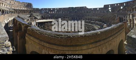 PAN dell'arena del Colosseo, con struttura sotterranea; Roma, Lazio, Italia Foto Stock