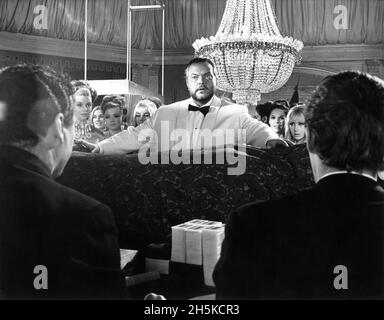 ORSON WELLES come le Chiffre nel James Bond spoof CASINO ROYALE 1967 registi JOSEPH McGrath e ROBERT PARRISH suggerito dal romanzo di Ian Fleming musica Burt Bacharach famosi Artisti produzioni / Columbia Pictures Foto Stock