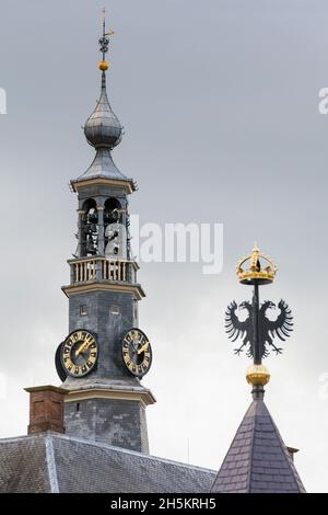 Torre dell'Orologio del Municipio, Den Bosch, Paesi Bassi; 's-Hertogenbosch, Brabante del Nord, Paesi Bassi Foto Stock