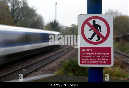 Cartello segnaletico passeggero, stazione ferroviaria di Hatton, Warwickshire, Inghilterra, Regno Unito Foto Stock