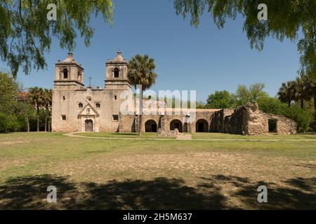 Missione Nuestra Señora de la Purisima Concepción de Acuña, meglio conosciuta oggi come semplicemente "Missione Concepción", è una delle quattro missioni spagnole sopravvissute Foto Stock