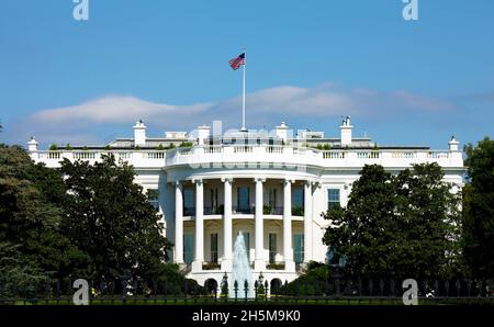 La Casa Bianca è la residenza ufficiale e il posto di lavoro principale del presidente degli Stati Uniti. Immagine originale da Amer di Carol M. Highsmith Foto Stock