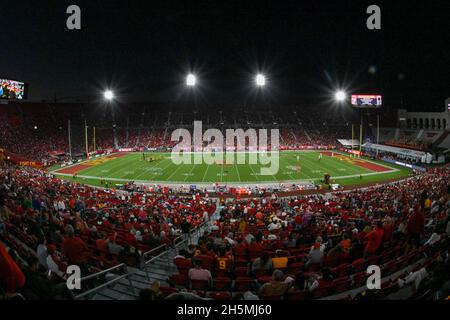 Panoramica generale del Los Angeles Memorial Coliseum durante una partita di football NCAA tra i Trojan della California meridionale e gli Utah Utes, Satu Foto Stock