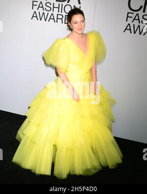 Ha disegnato Barrymore in arrivo per il 2021 CFDA Fashion Awards Credit: Jennifer Greylock/Alamy Live News Foto Stock