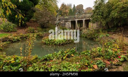 Giardini Sezincote in autunno Foto Stock