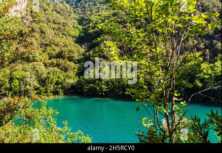 Sentier du garde Canal, Quinson, Verdon Lower Gorge, lago Sainte Croix, Provenza, Provence Alpes Côte d'Azur, Francia Foto Stock