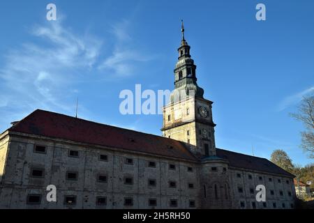 Il Monastero di Plasy, il grande complesso di monastero, castello e monumenti storici costruiti nel 1144 da Vladislav II. Foto Stock