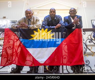 pic mostra: Tre grandi e cavalieri d'Antigua dell'India occidentale Sir Curtly Ambrose, Sir Richie Richardson e Sir Andy Roberts al Ro Foto Stock