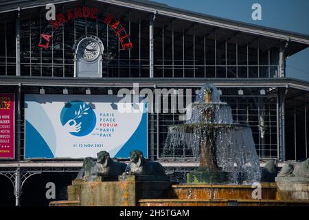 Parigi, Francia. 11 Nov 2021. All'esterno del Paris Peace Forum di Parigi, in Francia, giovedì 11 novembre 2021. Foto piscina di Nathan Laine/UPI Credit: UPI/Alamy Live News Foto Stock