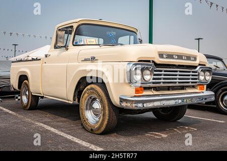 Reno, NV - 6 agosto 2021: 1959 Ford F100 Pickup Truck in una fiera locale. Foto Stock