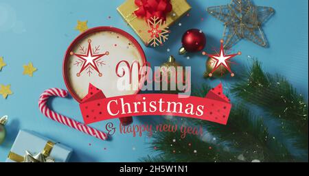 Immagine di buon testo di natale su baubles Foto Stock